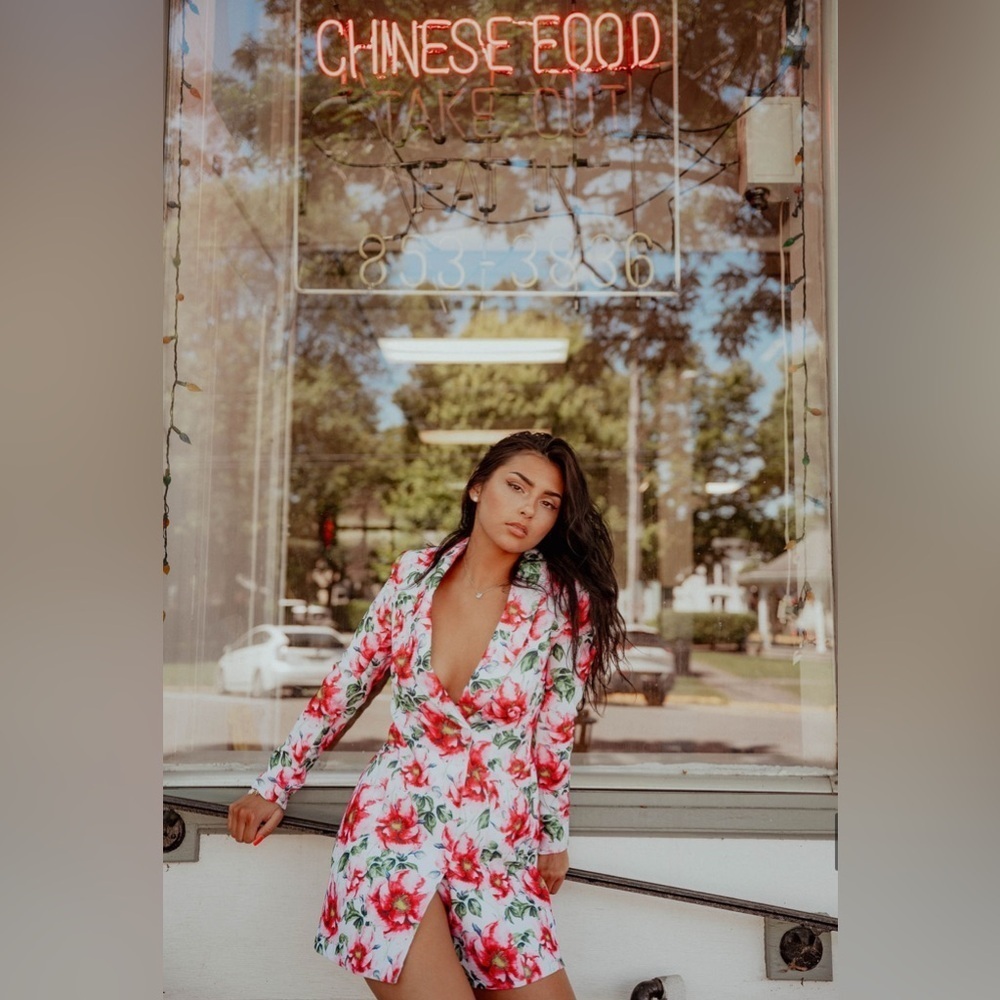 NWT ALICE + OLIVIA Latoya Tea Floral Crepe Tailored Mini Blazer Dress - Picture 13 of 16